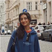 Estudiante de ingeniería aeroespacial, imparto clases de matemáticas, física, química y otras ciencias. Así como inglés ya que tengo un C1 y fui profesora de ello en una academia